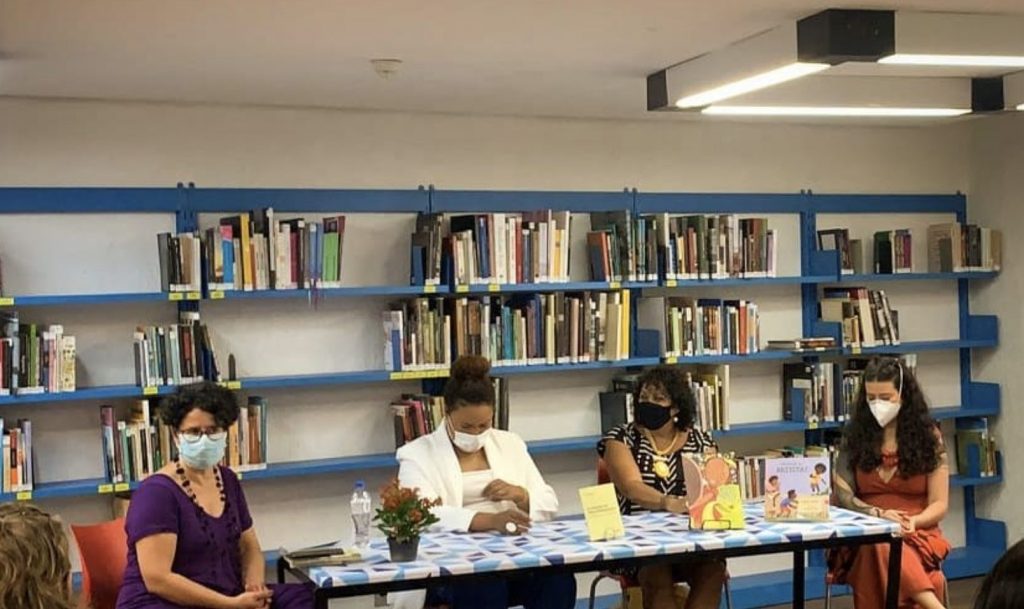 Mesa de discussão durante a mini primavera dos livros 2021